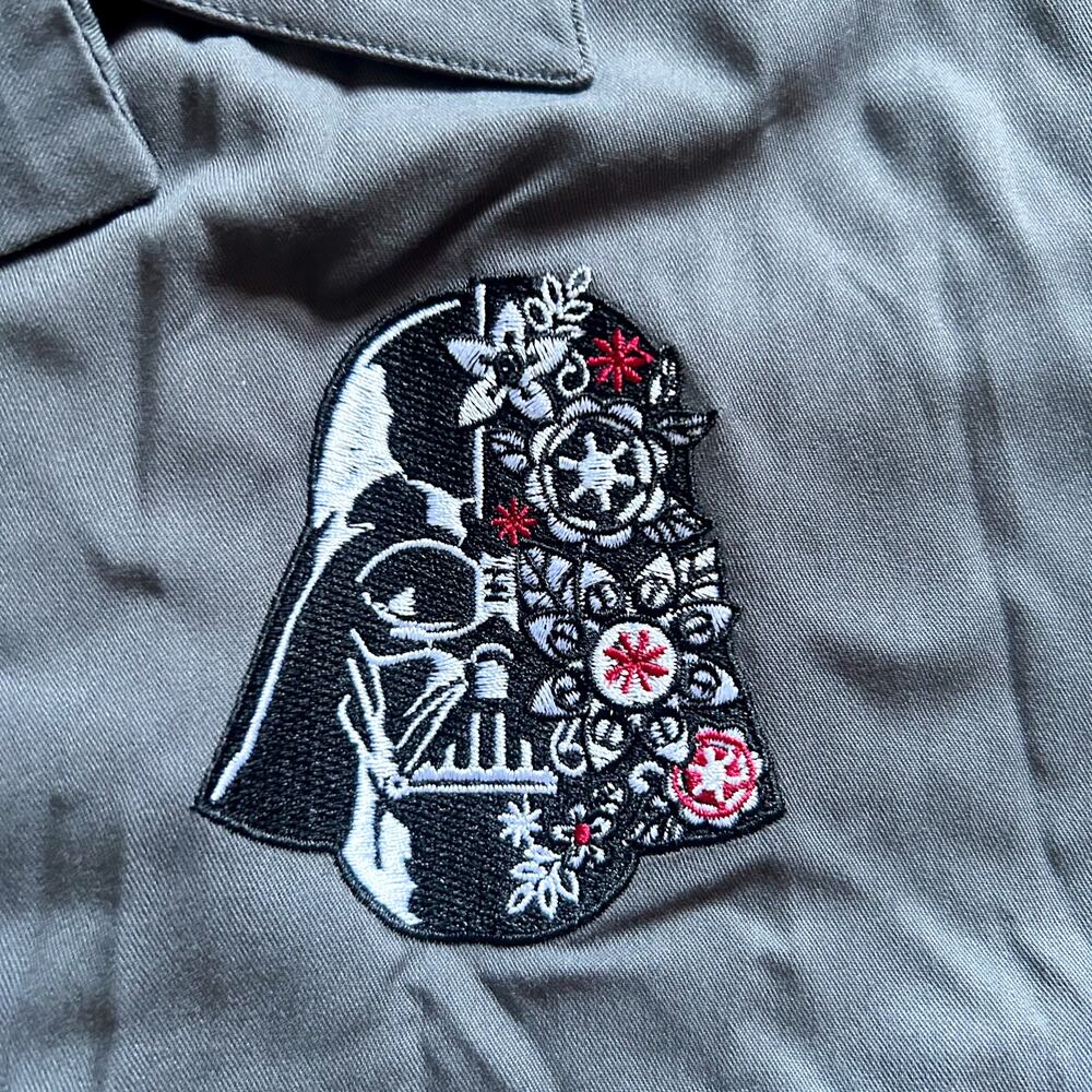 Star Wars Dark Side Floral Button-Up Men’s Gray Our Universe Embroidery Sz 2X - Picture 2 of 8